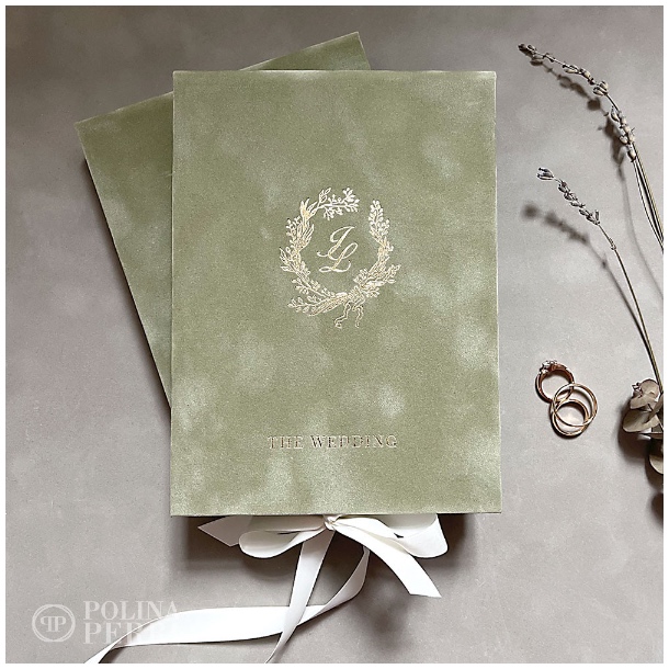 wedding invitations in velvet box